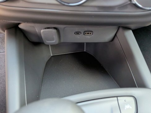 New 2025 Chevrolet Trax RS w/ Sunroof Package image 25