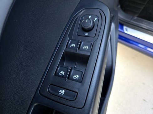 New 2024 Volkswagen Taos SE image 23