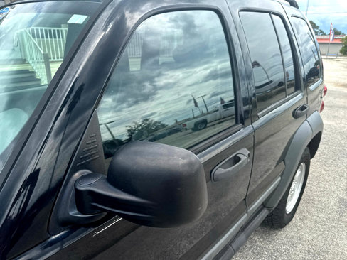 Used 2006 Jeep Liberty Sport image 33