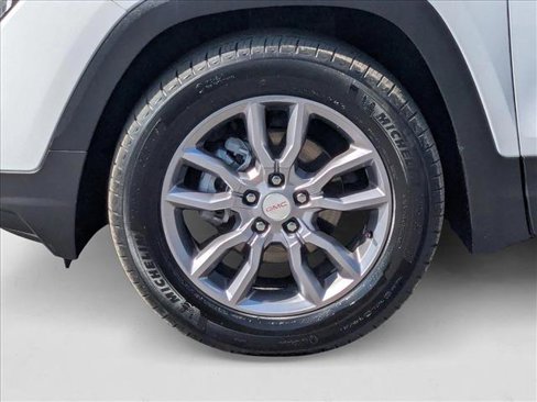 Used 2024 GMC Terrain SLT image 24