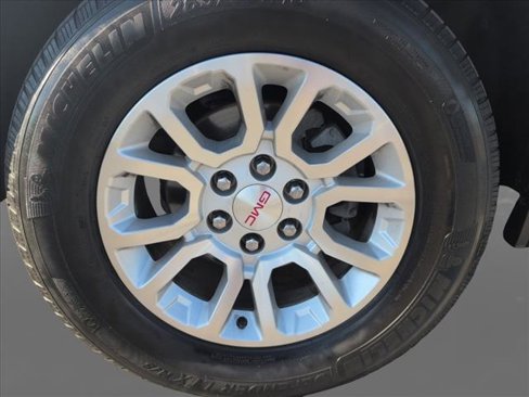 Used 2018 GMC Yukon XL SLT w/ Open Road Package image 25