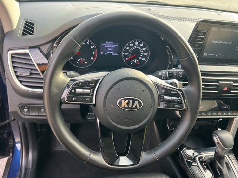 Certified 2021 Kia Seltos EX image 12
