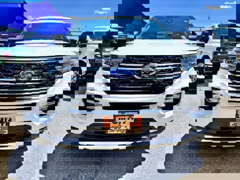 Used 2020 Ford Explorer XLT w/ Equipment Group 202A image 2