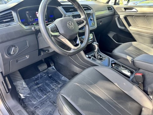Certified 2022 Volkswagen Tiguan SE image 20