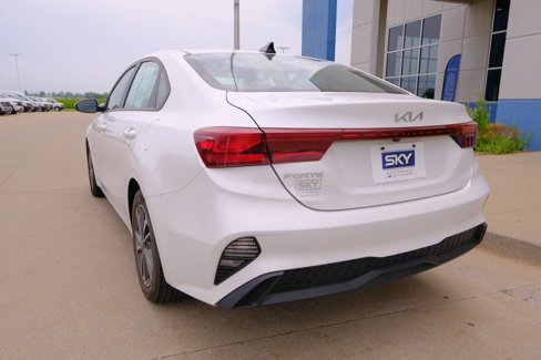 Used 2023 Kia Forte LXS image 5