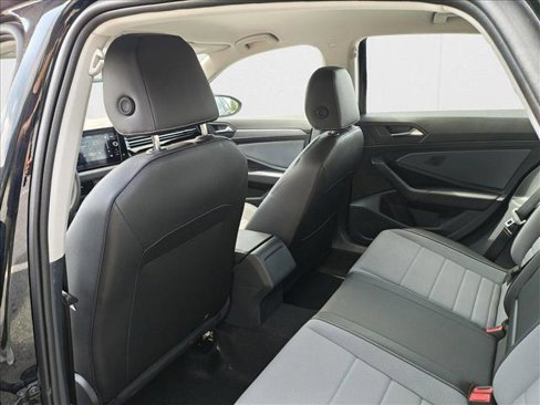 Certified 2025 Volkswagen Jetta SE image 19