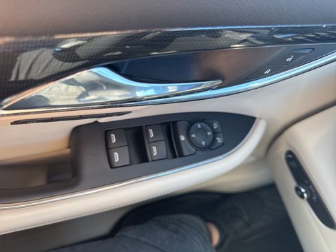 Used 2022 Buick Envision Essence w/ Safety Package image 24