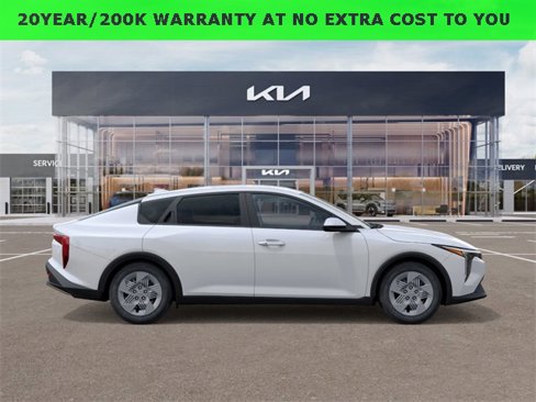 New 2025 Kia K4 LX image 7
