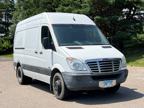 Used 2013 Freightliner Sprinter 3500 image 1