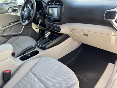 Certified 2020 Kia Soul LX image 12