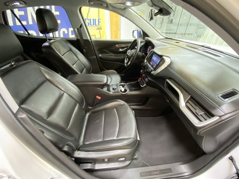Used 2024 GMC Terrain SLT image 27