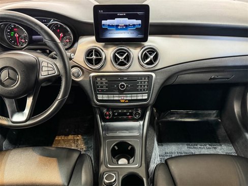 Used 2018 Mercedes-Benz GLA 250 4MATIC image 28