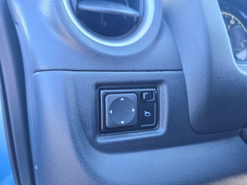 Used 2015 Nissan Versa Note SV image 28