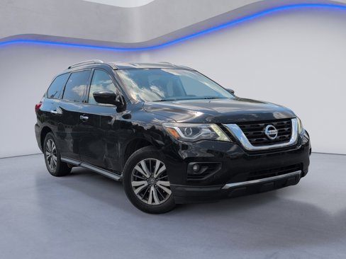 Used 2020 Nissan Pathfinder SV image 1