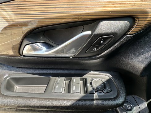 Used 2021 GMC Terrain SLE w/ Driver Convenience Package image 26