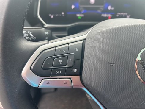 Used 2024 Volkswagen Jetta SE image 16