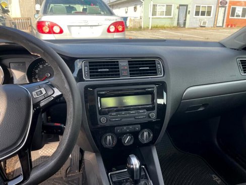 Used 2015 Volkswagen Jetta TDI S image 18