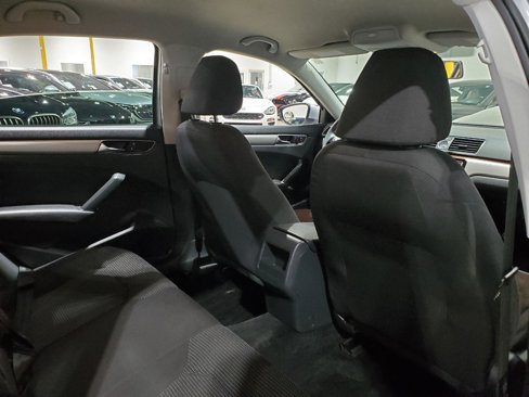 Used 2017 Volkswagen Passat 1.8T S image 21