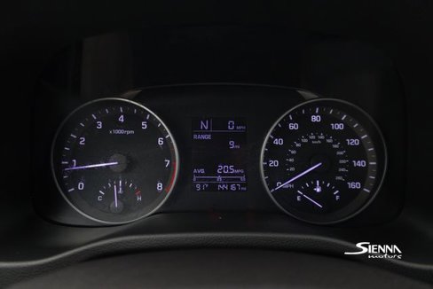 Used 2018 Hyundai Elantra SE image 18