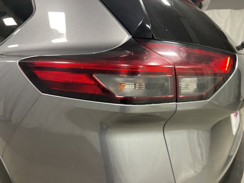 Used 2021 Nissan Rogue SV image 32