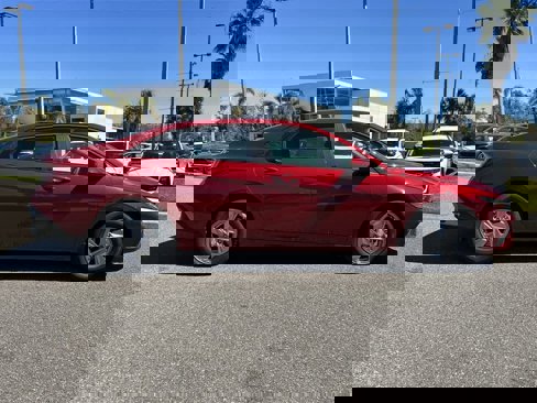 New 2025 Hyundai Elantra SE image 6