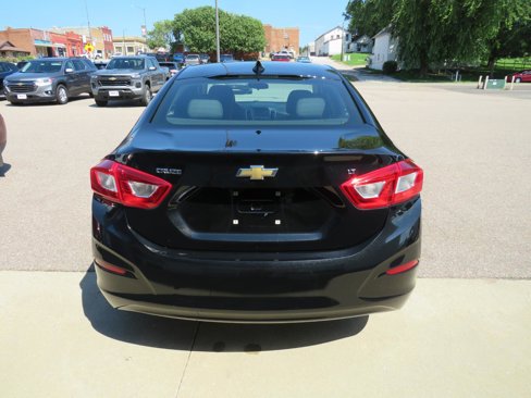 Used 2017 Chevrolet Cruze LT w/ Convenience Package image 8