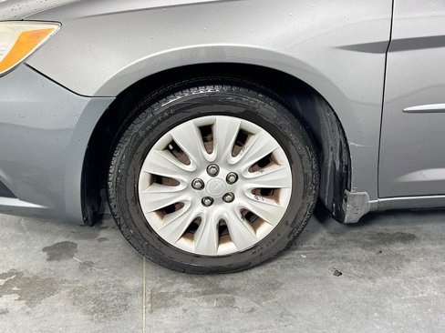 Used 2012 Chrysler 200 LX image 28