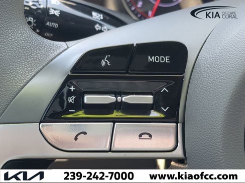 Used 2023 Hyundai Elantra SEL image 20