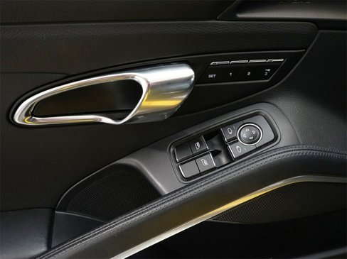 Used 2014 Porsche 911 Carrera 4 w/ Sportdesign Package image 12