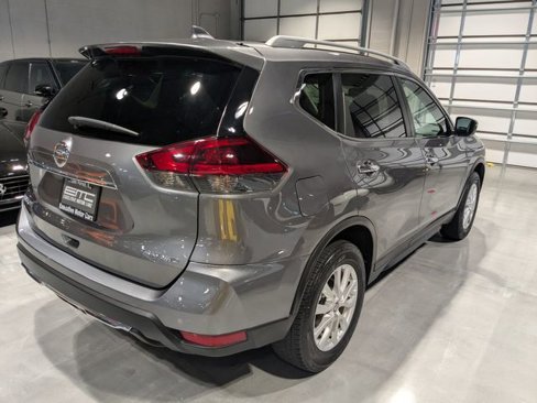 Used 2018 Nissan Rogue SV image 9