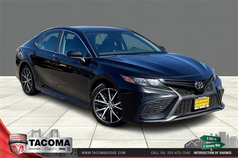 Used 2021 Toyota Camry SE image 1