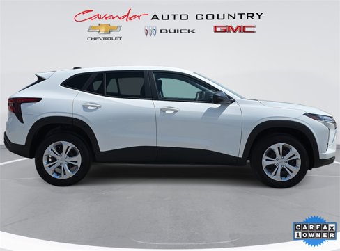Used 2025 Chevrolet Trax LS w/ Driver Confidence Package image 4