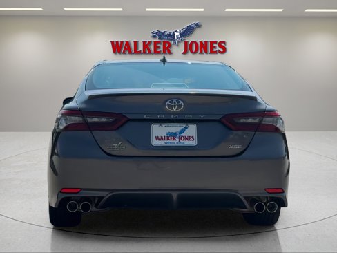 Used 2023 Toyota Camry XSE image 4