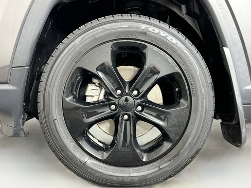 Used 2018 Jeep Compass Altitude w/ Popular Equipment Group image 11