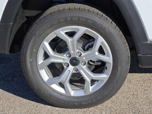 New 2025 Jeep Compass Latitude image 11