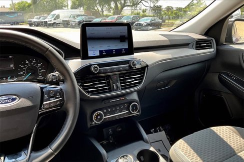 Certified 2022 Ford Escape SE w/ Cold Weather Package image 6