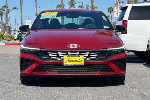 Used 2025 Hyundai Elantra Sport image 9