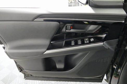 Used 2025 Toyota bZ4X AWD image 10