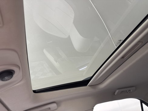 Used 2017 Chevrolet Equinox Premier w/ Enhanced Convenience Package image 26