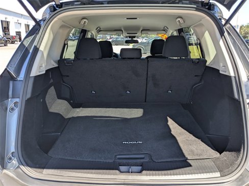 Used 2023 Nissan Rogue S image 12