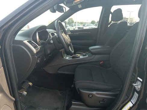Used 2016 Jeep Grand Cherokee Laredo 75th Anniversary image 15