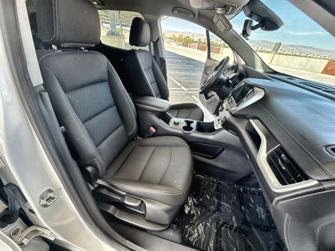 Used 2024 GMC Terrain SLE image 27