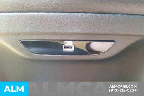 Used 2018 Chrysler Pacifica Touring-L w/ Premium Audio Group image 24