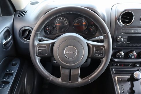 Used 2016 Jeep Patriot Latitude image 14