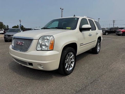 Used 2014 GMC Yukon Denali image 1