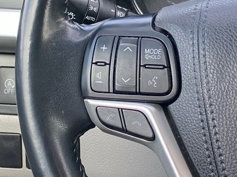 Used 2018 Toyota Highlander Limited image 7