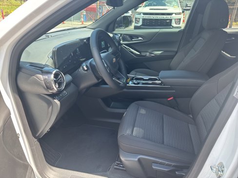 New 2026 Chevrolet Equinox LT image 8