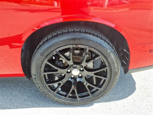 Used 2016 Dodge Challenger SXT Plus image 5