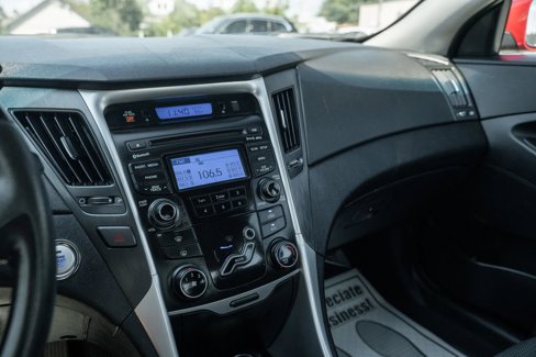 Used 2012 Hyundai Sonata SE image 16