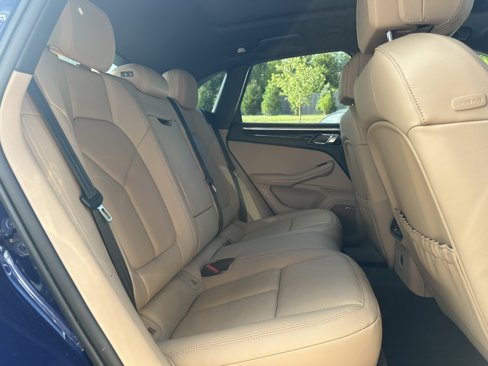 Certified 2025 Porsche Macan image 20